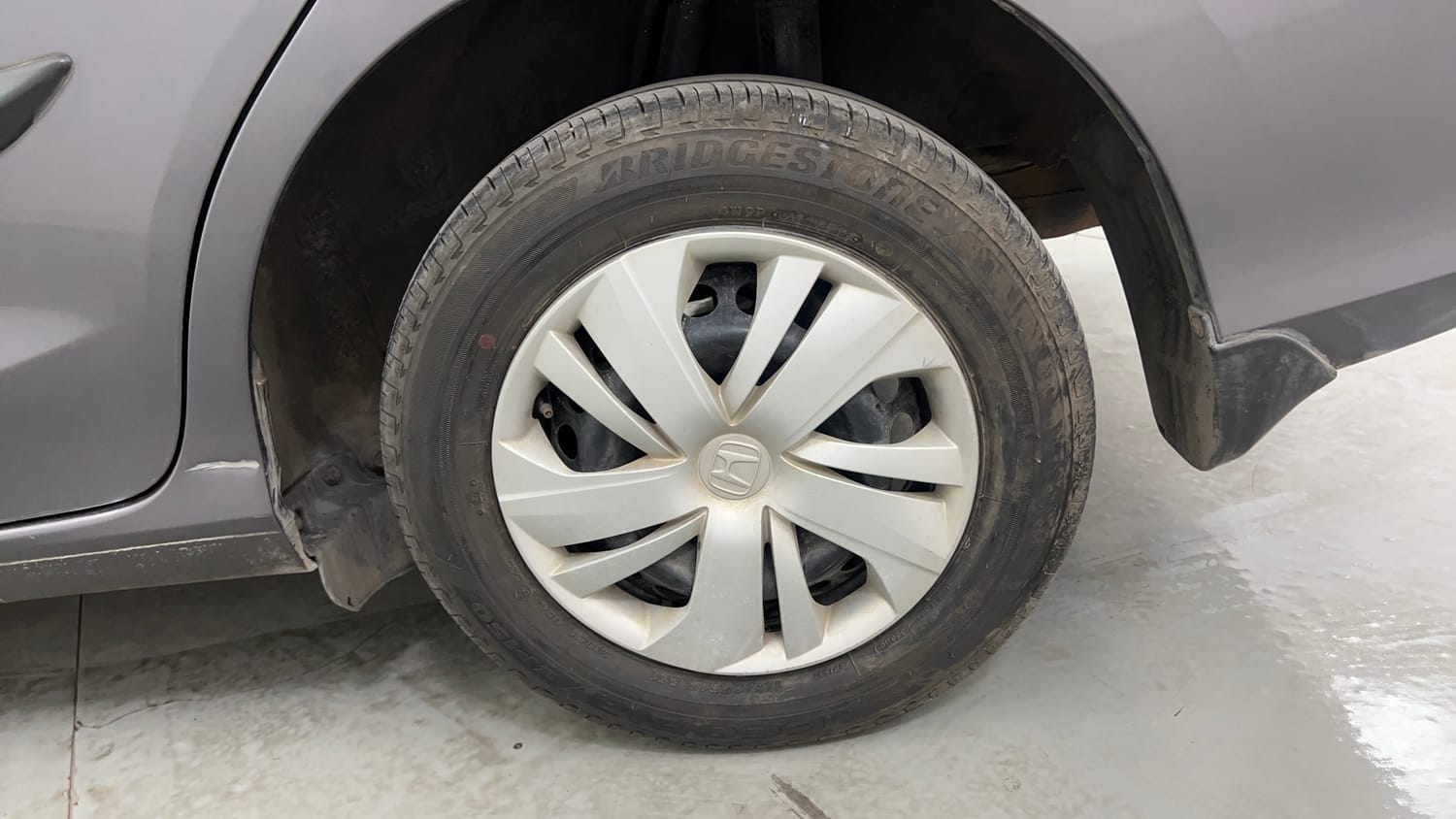 Used 2018 Honda Amaze 1.2 S CVT Petrol Petrol Automatic tyres LEFT REAR TYRE RIM VIEW