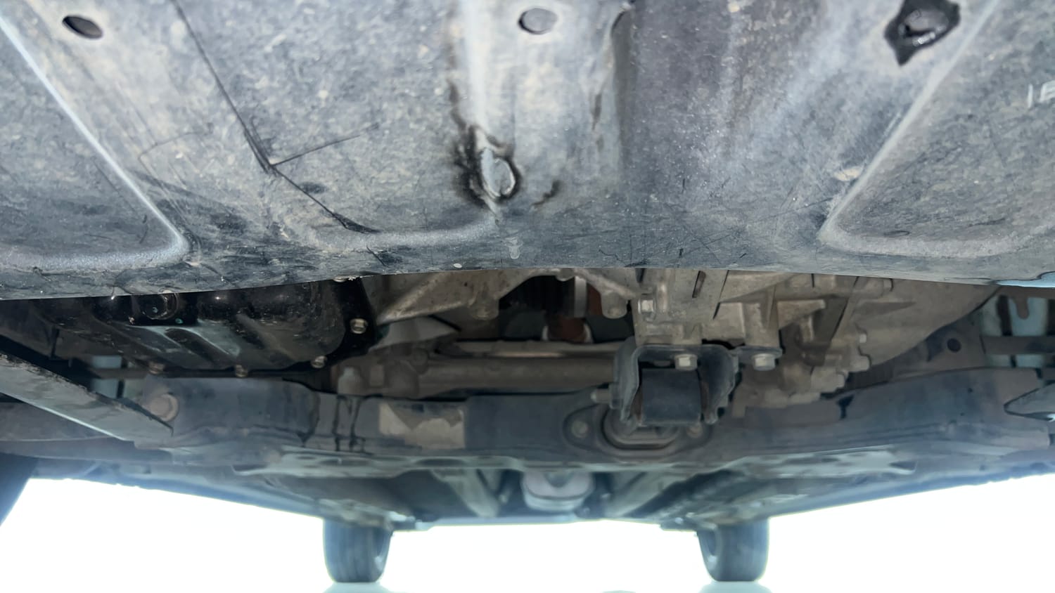 Used 2019 Hyundai Verna SX 1.6 VTVT Petrol Manual extra FRONT LEFT UNDERBODY VIEW