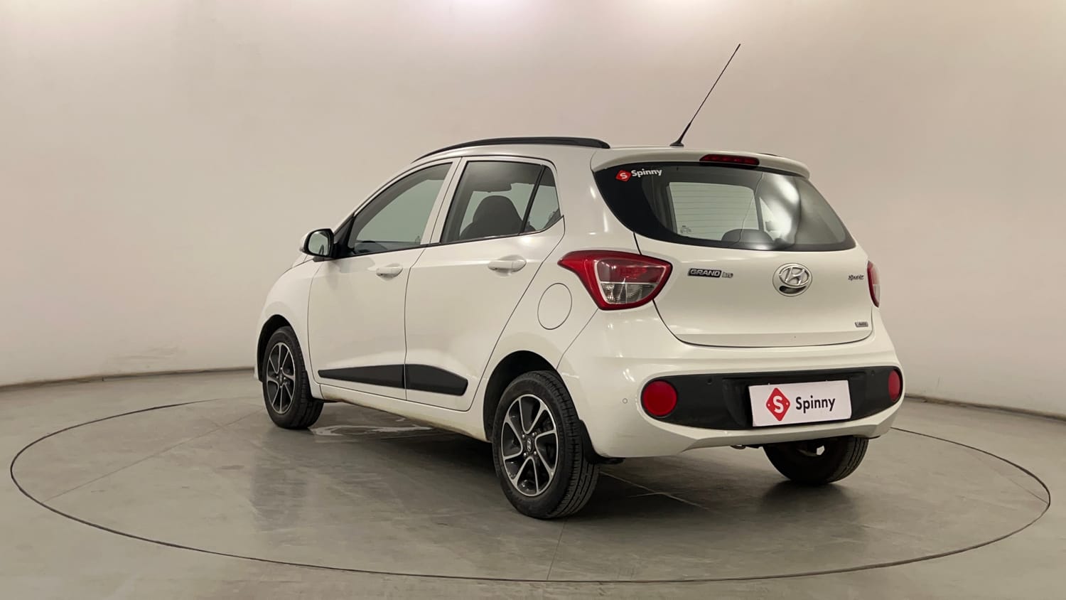 Used 2017 Hyundai Grand i10 Sportz (O) AT 1.2 Kappa VTVT Petrol Automatic exterior LEFT REAR CORNER VIEW