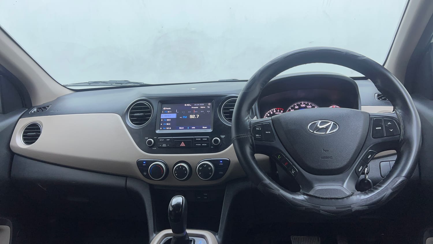 Used 2017 Hyundai Grand i10 Sportz (O) AT 1.2 Kappa VTVT Petrol Automatic interior DASHBOARD VIEW
