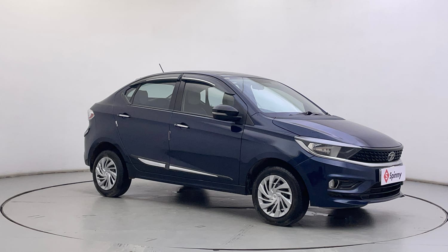 Used 2023 Tata Tigor XZ CNG Cng Manual exterior RIGHT FRONT CORNER VIEW