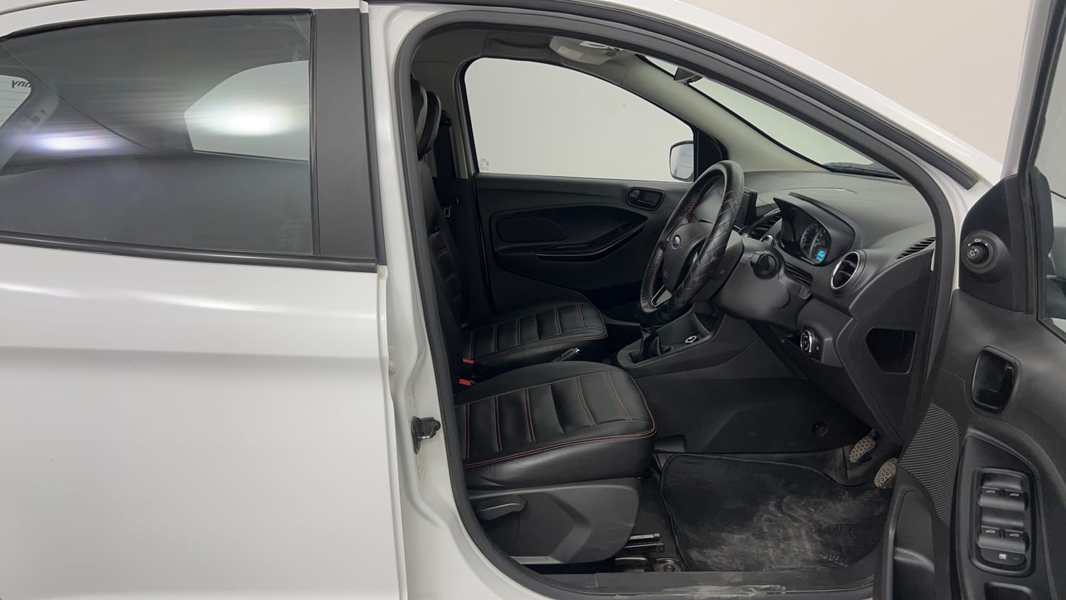 Used 2019 Ford Figo Titanium 1.2 Ti-VCT MT Petrol Manual interior RIGHT SIDE FRONT DOOR CABIN VIEW