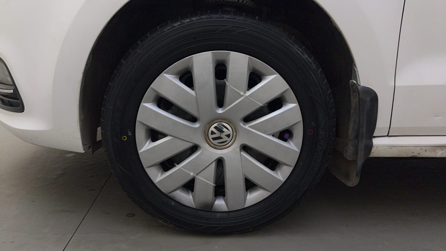 Used 2015 Volkswagen Polo Comfortline 1.2L (P) Petrol Manual tyres LEFT FRONT TYRE RIM VIEW