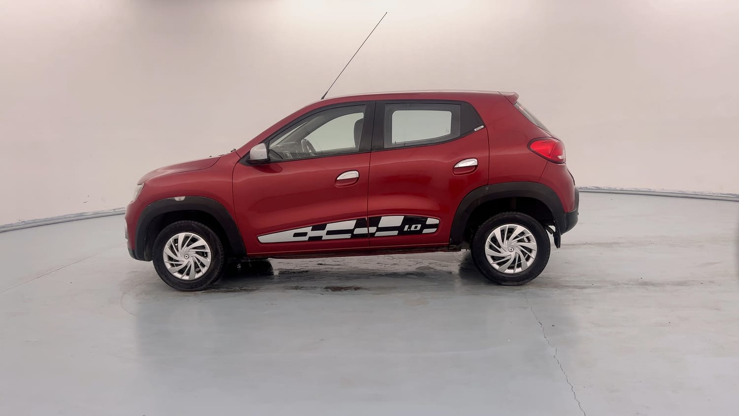 Used 2018 Renault Kwid 1.0 RXL Petrol Manual exterior LEFT SIDE VIEW