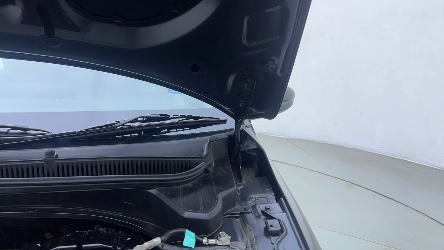 Used 2024 Hyundai New i20 Asta (O) 1.2 IVT Petrol Automatic engine ENGINE LEFT SIDE HINGE & APRON VIEW
