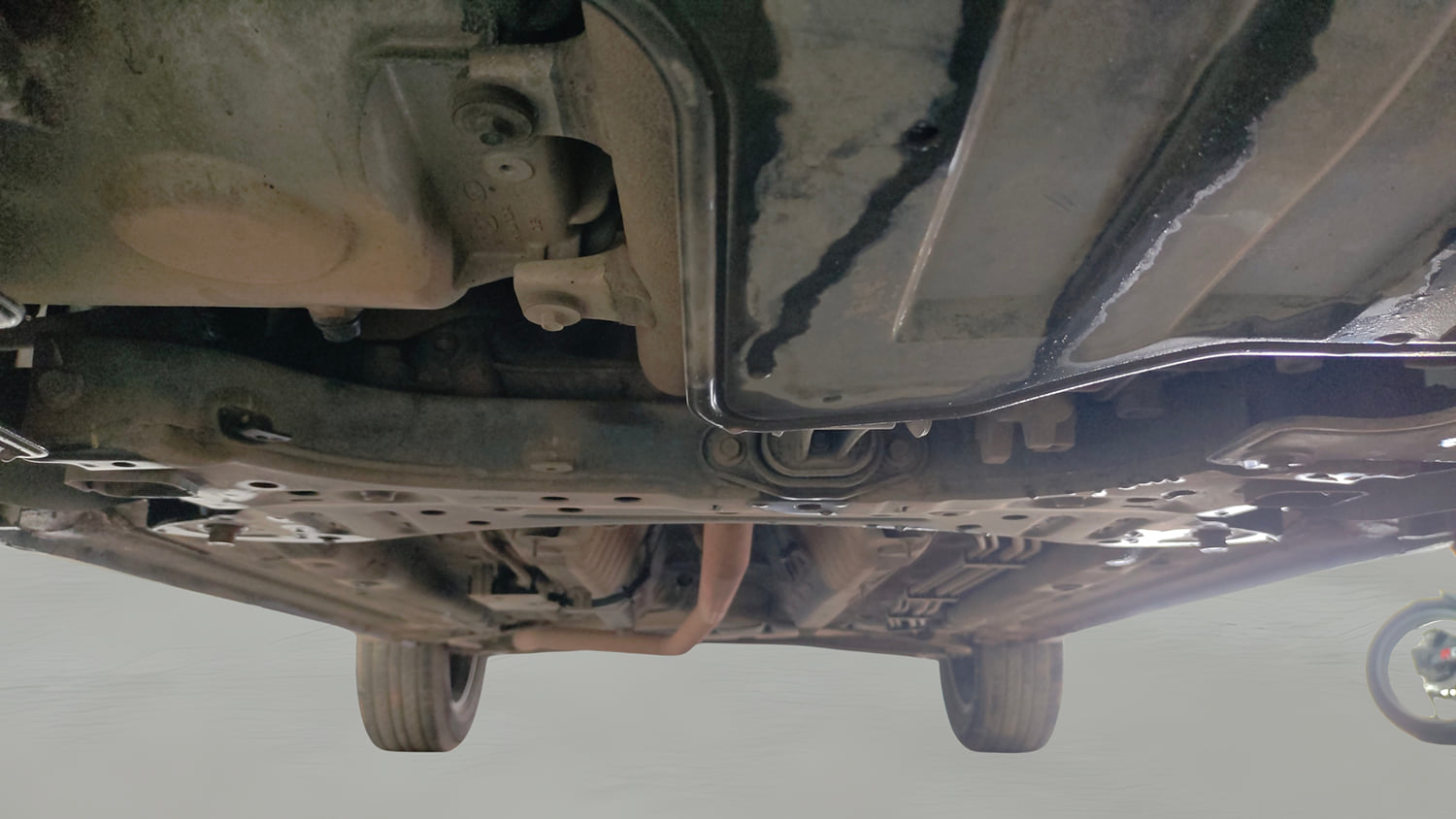 Used 2020 Kia Sonet GTX Plus 1.5 AT Diesel Automatic extra FRONT LEFT UNDERBODY VIEW