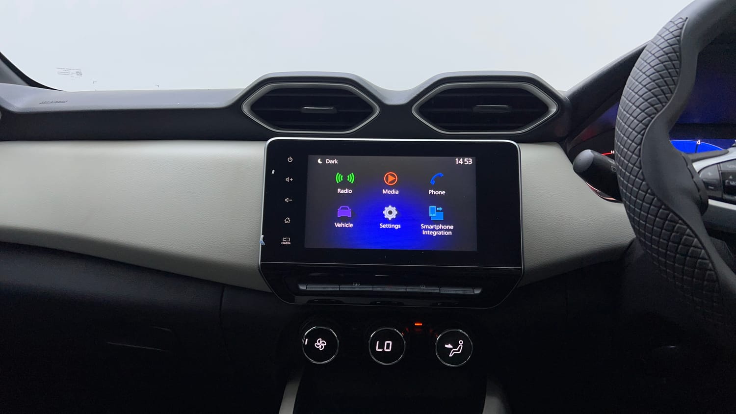 Used 2021 Nissan Magnite XV Turbo CVT Petrol Automatic interior MUSIC SYSTEM & AC CONTROL VIEW