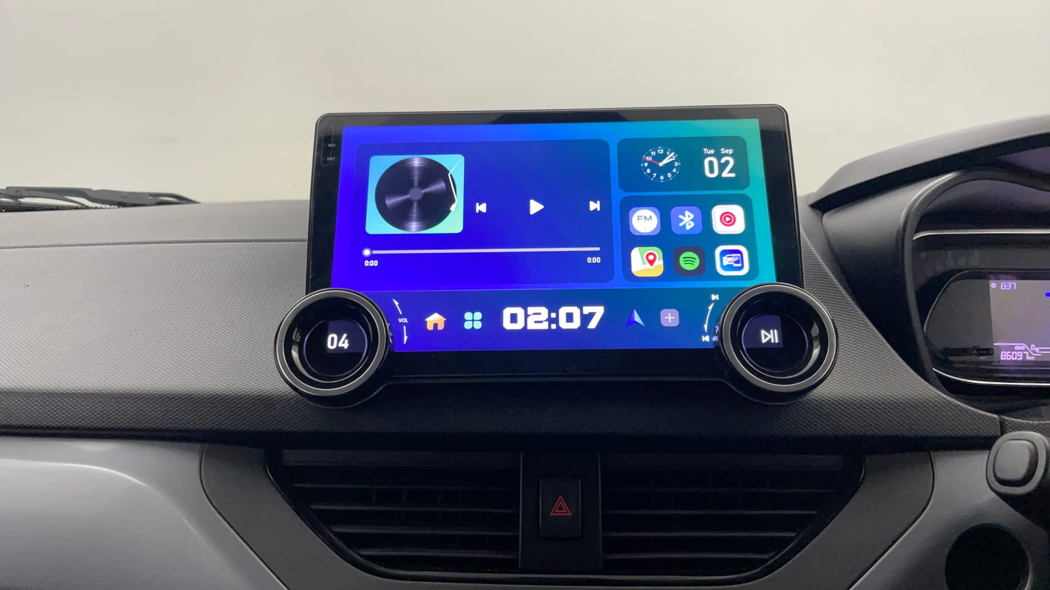 Used 2020 Tata Nexon XM Petrol Manual interior MUSIC SYSTEM & AC CONTROL VIEW