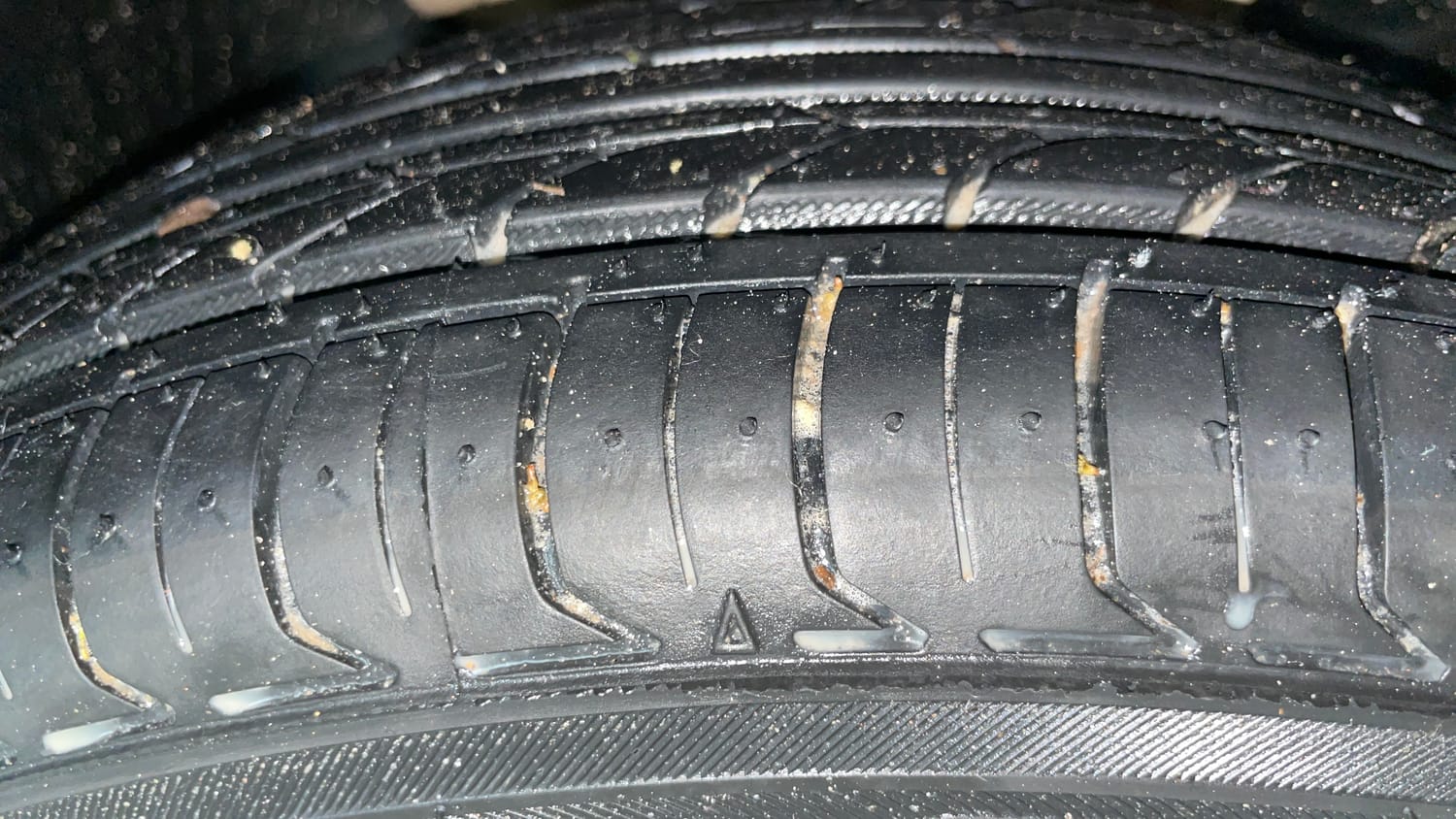 Used 2017 Tata Tiago Revotron XT Petrol Manual tyres RIGHT FRONT TYRE TREAD VIEW