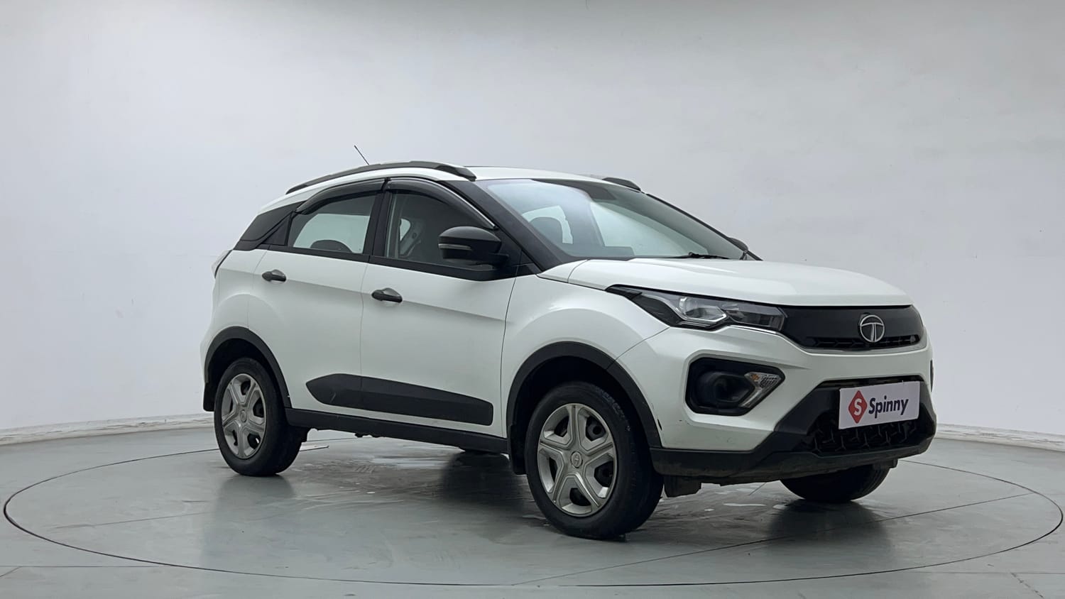 Used 2023 Tata Nexon XM S Petrol + CNG(Outside Fitted) Cng Manual exterior RIGHT FRONT CORNER VIEW
