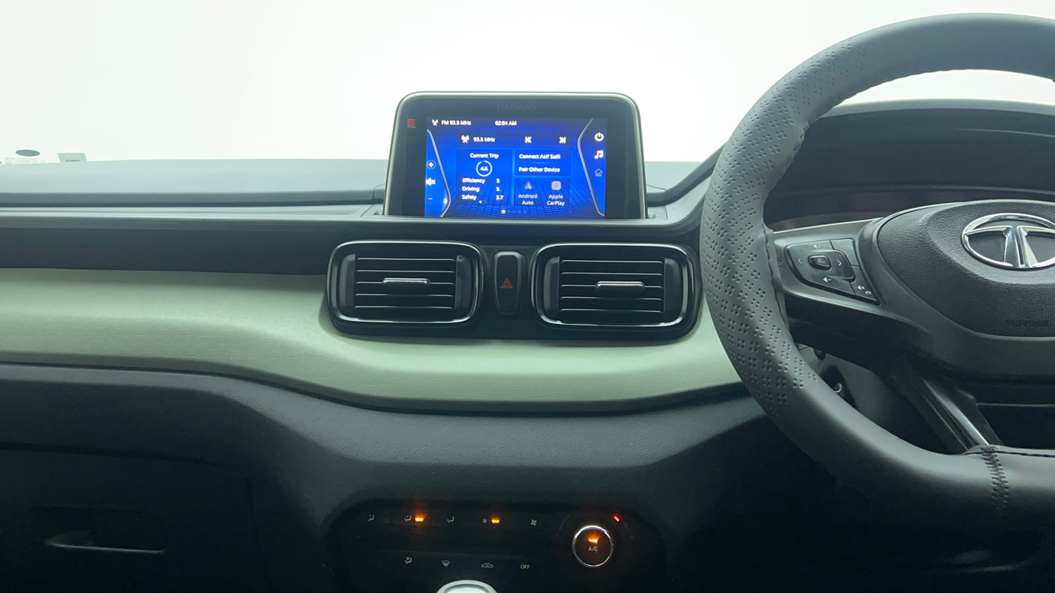 Used 2022 Tata Punch Adventure MT Petrol Manual top_features Integrated (in-dash) music system