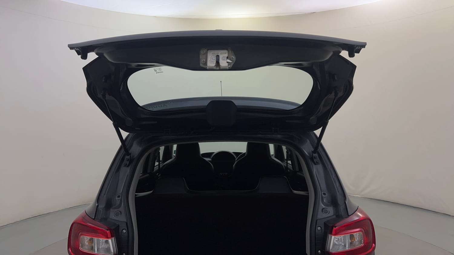 Used 2020 Maruti Suzuki S-Presso VXi (O) AMT Petrol Automatic interior DICKY DOOR OPEN VIEW