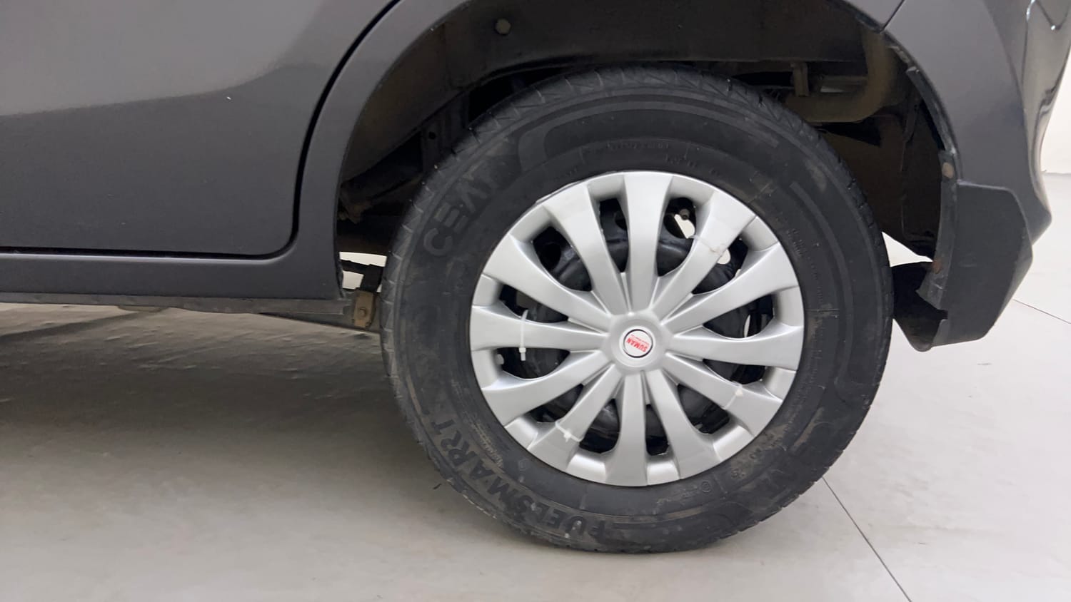 Used 2021 Maruti Suzuki Alto 800 VXi Petrol Manual tyres LEFT REAR TYRE RIM VIEW
