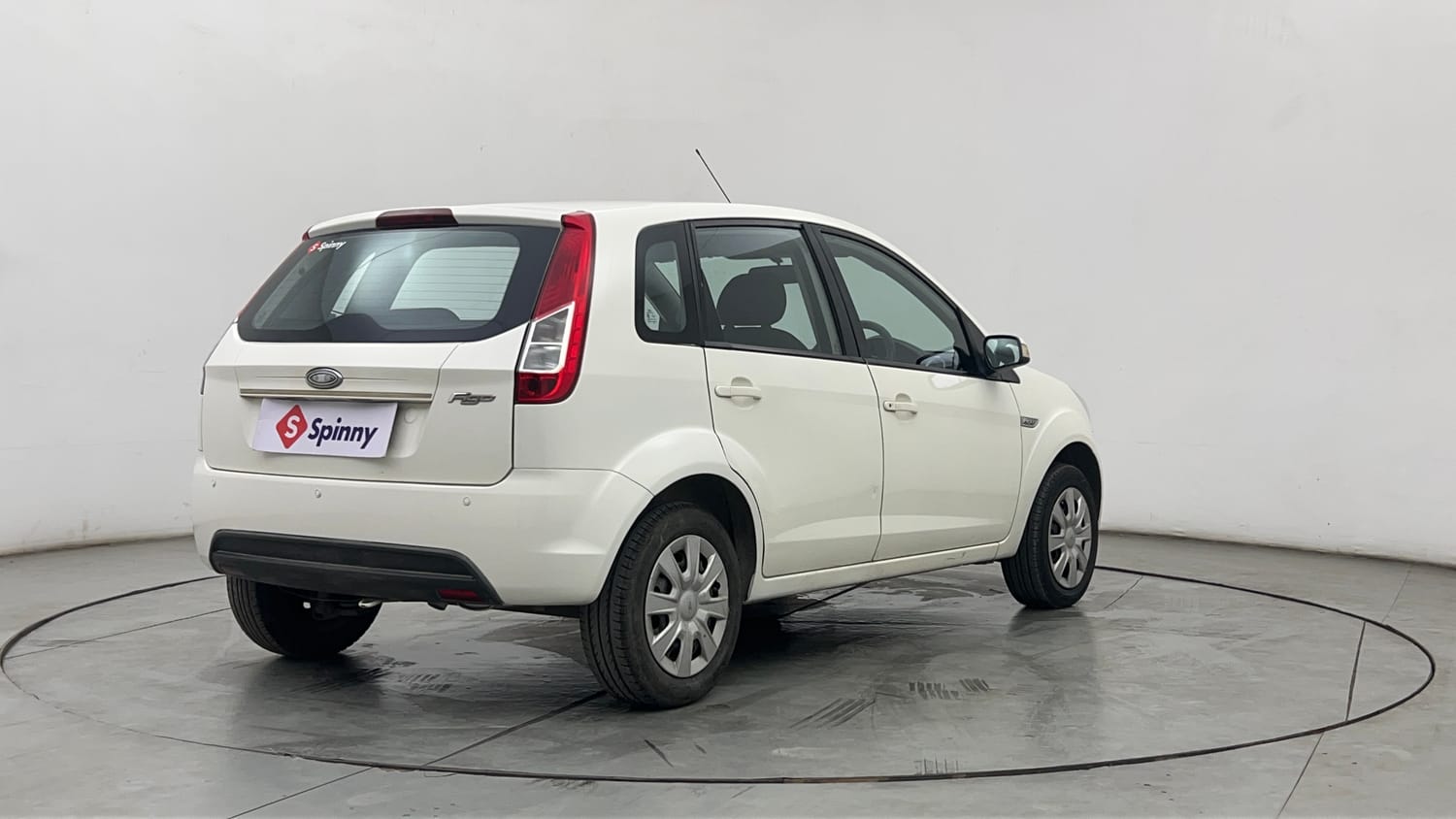 Used 2015 Ford Figo Duratec Petrol ZXI 1.2 Petrol Manual exterior RIGHT REAR CORNER VIEW