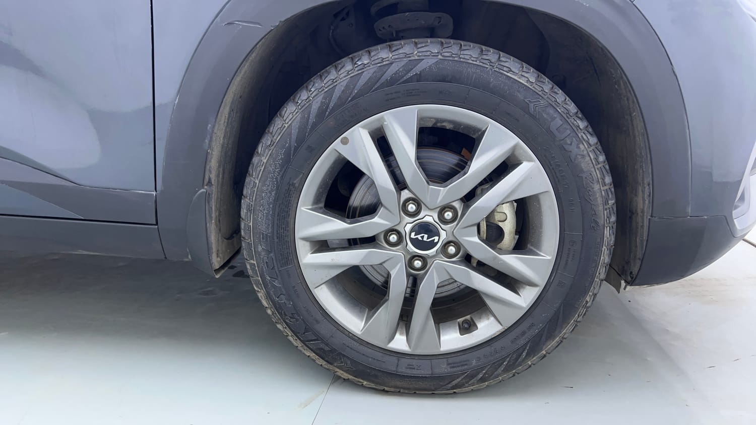 Used 2022 kia Seltos HTX 1.5 IVT Petrol Automatic tyres RIGHT FRONT TYRE RIM VIEW