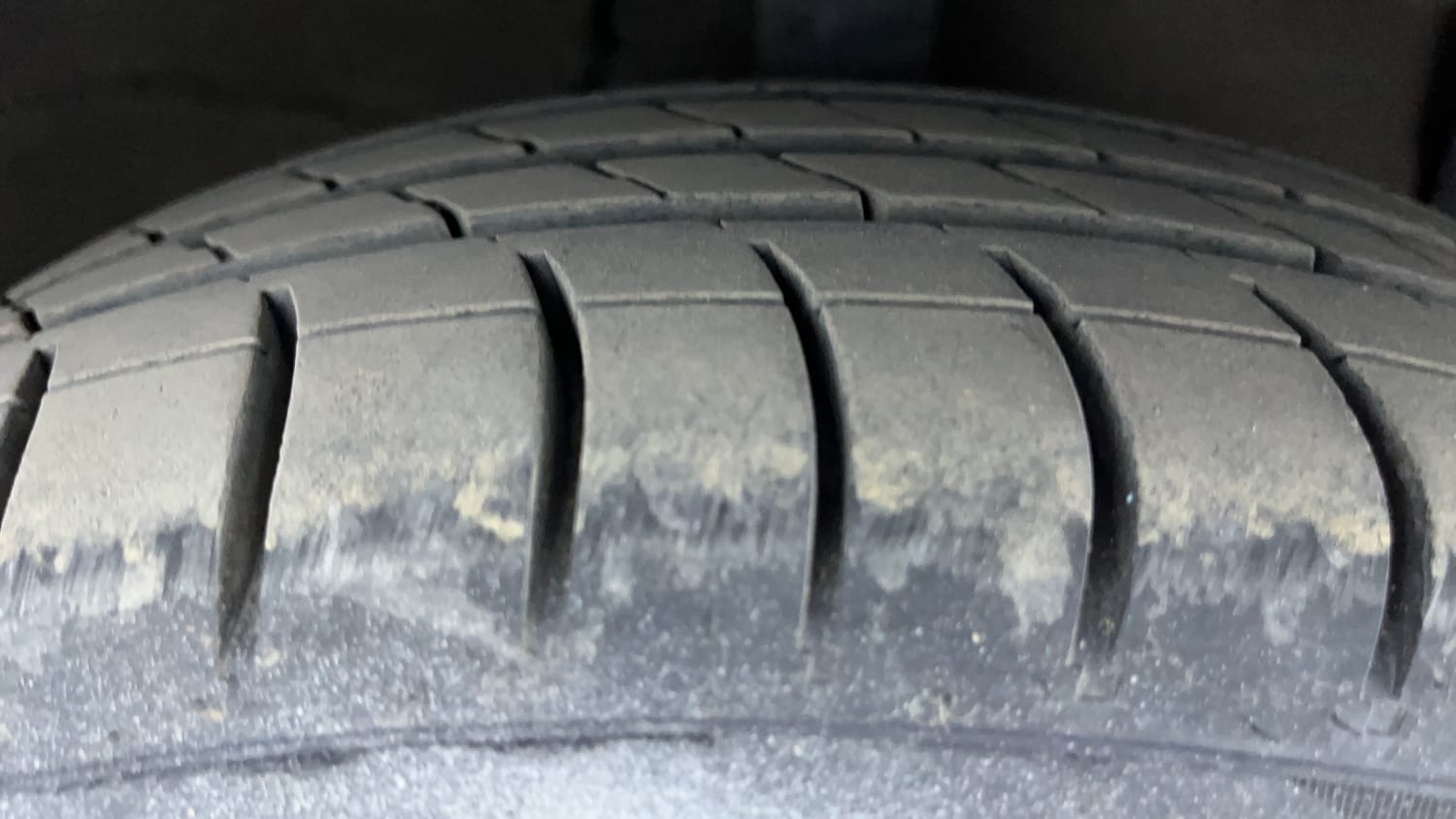 Used 2016 Hyundai Grand i10 Asta AT 1.2 Kappa VTVT Petrol Automatic tyres RIGHT FRONT TYRE TREAD VIEW