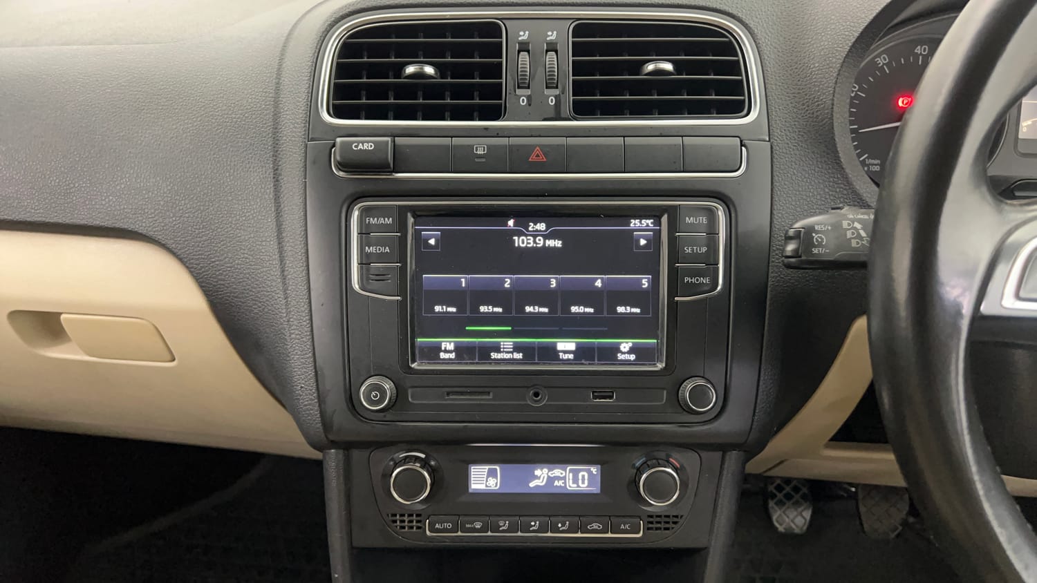 Used 2018 Skoda Rapid Style 1.6 MPI Petrol Manual interior MUSIC SYSTEM & AC CONTROL VIEW