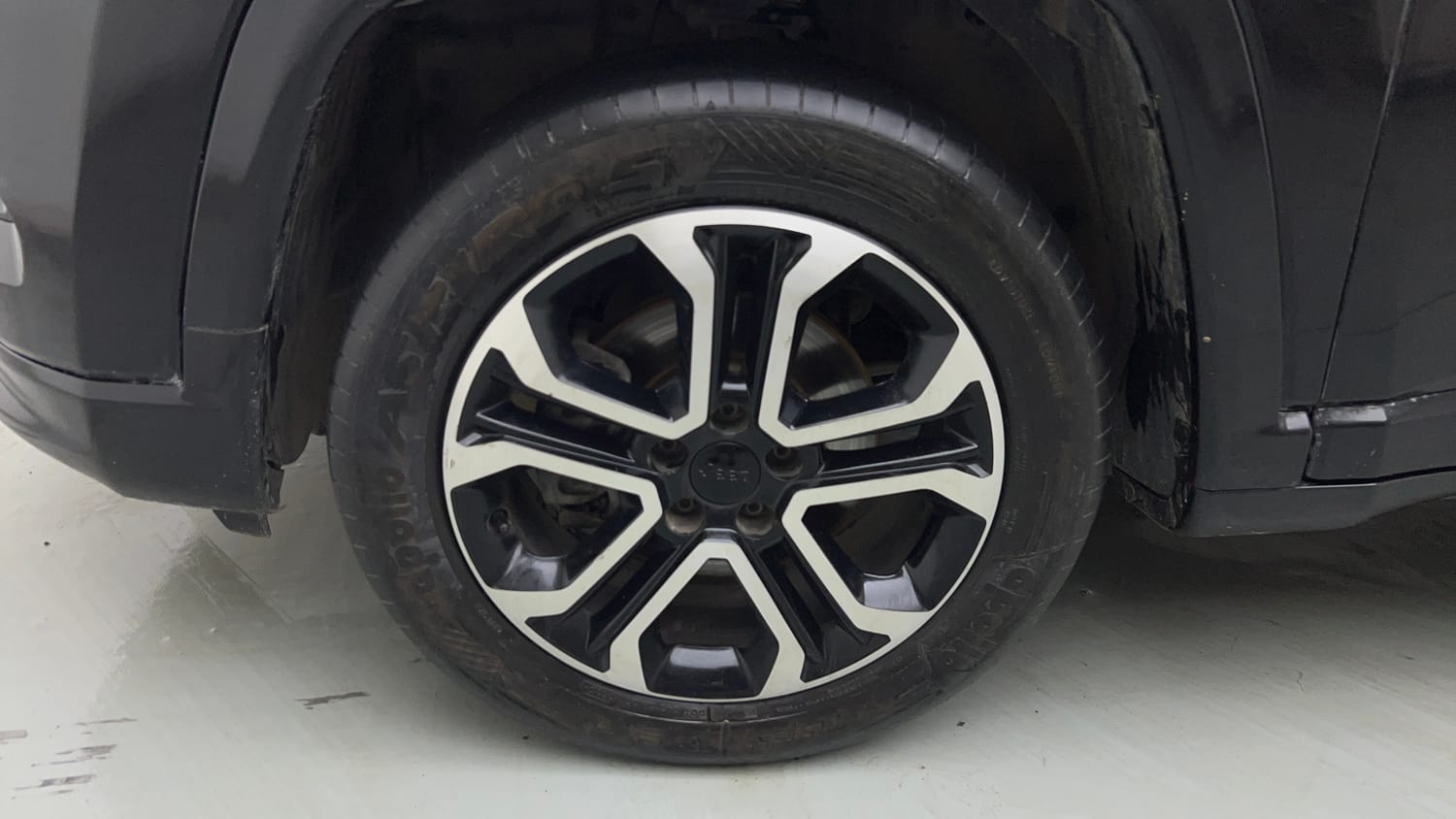 Used 2021 Jeep Compass Model S (O) Diesel 4x4 AT Diesel Automatic tyres LEFT FRONT TYRE RIM VIEW