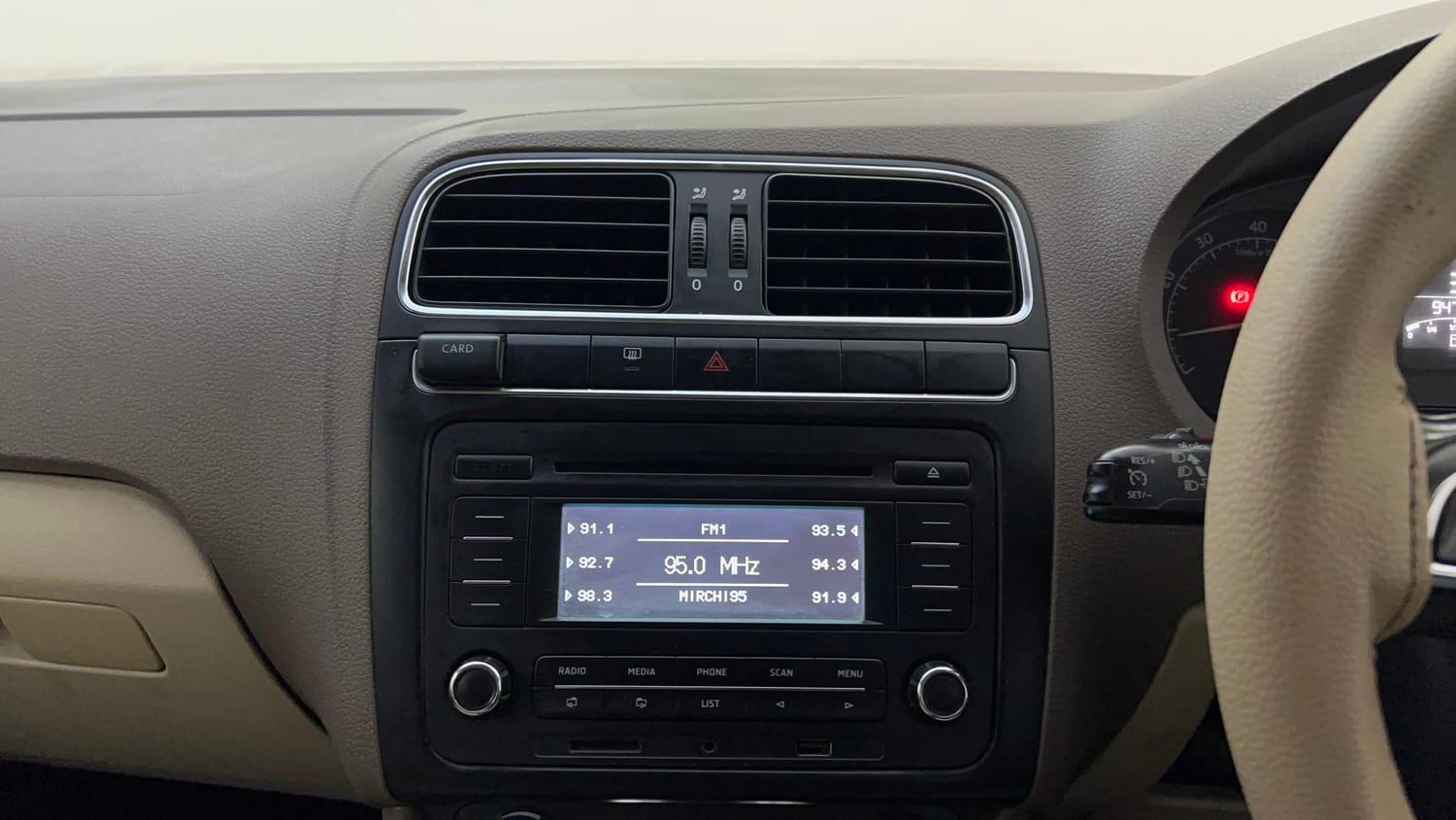 Used 2015 Skoda Rapid 1.6 MPI Elegance Plus Petrol Manual top_features Integrated (in-dash) music system