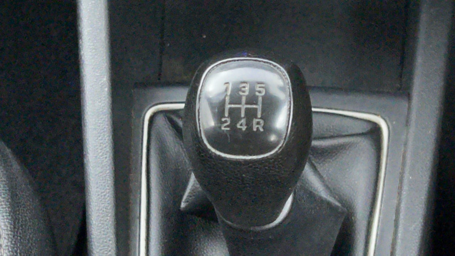 Used 2017 Hyundai Elite i20 Asta 1.2 Petrol Manual interior GEAR  KNOB VIEW