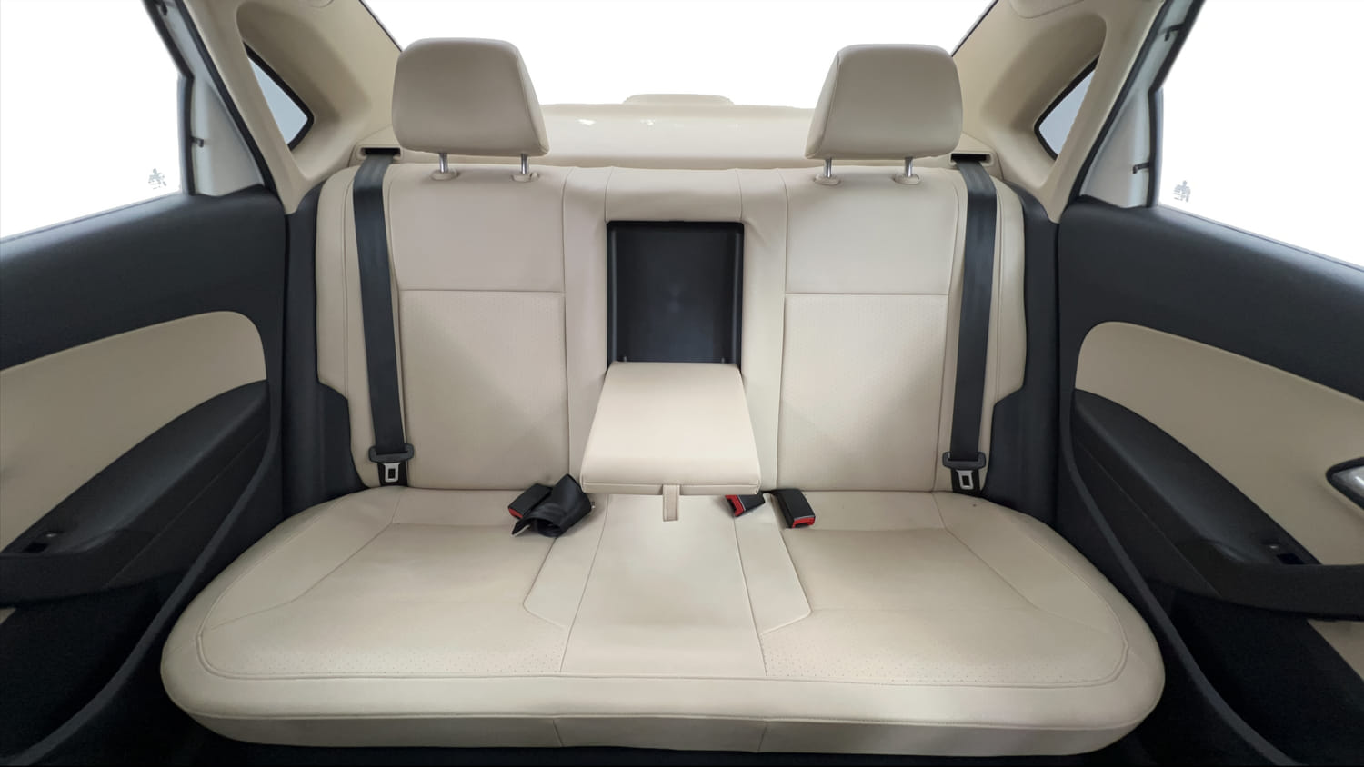 Used 2018 Skoda Rapid Style 1.6 MPI Petrol Manual interior REAR SEAT CONDITION VIEW