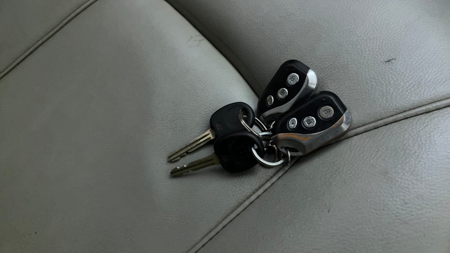 Used 2013 Hyundai i10 Era 1.1 iRDE2 Petrol Manual extra CAR KEY VIEW