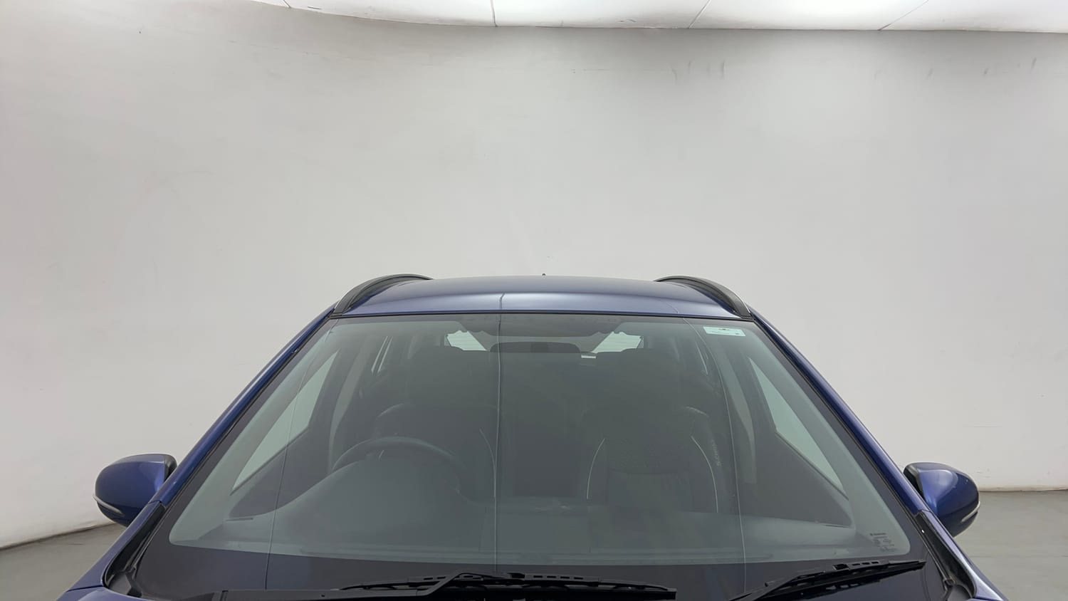 Used 2016 Maruti Suzuki S-Cross Zeta 1.3 Diesel Manual exterior FRONT WINDSHIELD VIEW