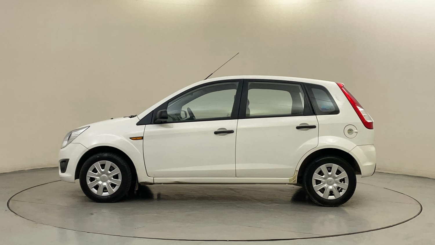 Used 2013 Ford Figo Duratec Petrol EXI 1.2 Petrol Manual exterior LEFT SIDE VIEW