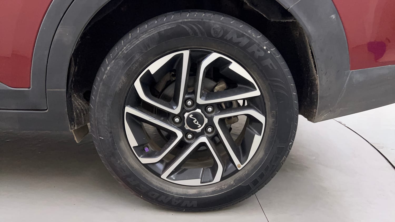 Used 2022 Kia Carens Luxury Plus 1.5 Diesel 6 STR Diesel Automatic tyres LEFT REAR TYRE RIM VIEW