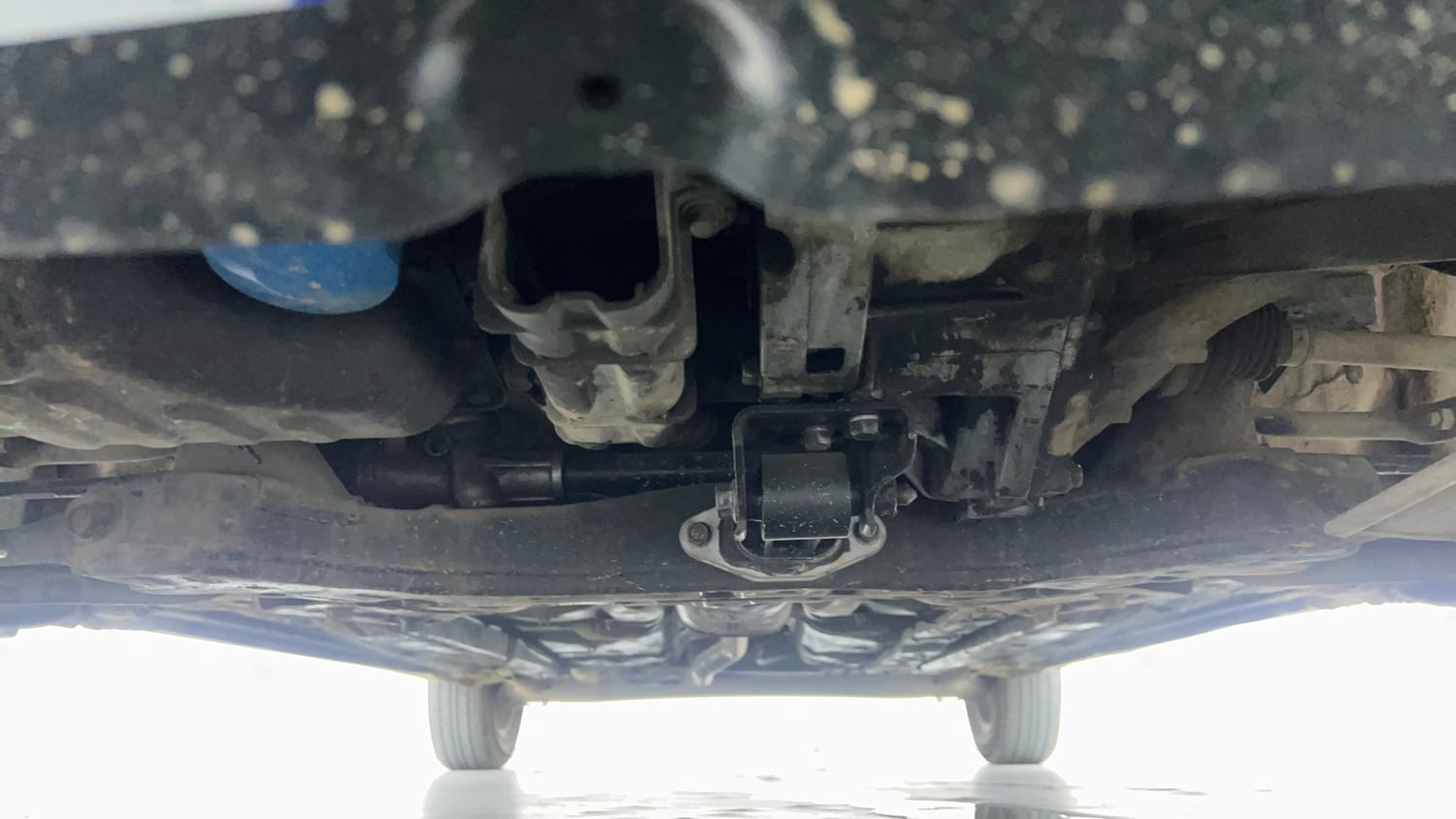 Used 2015 Hyundai Xcent S 1.2 (O) Petrol Manual extra FRONT LEFT UNDERBODY VIEW