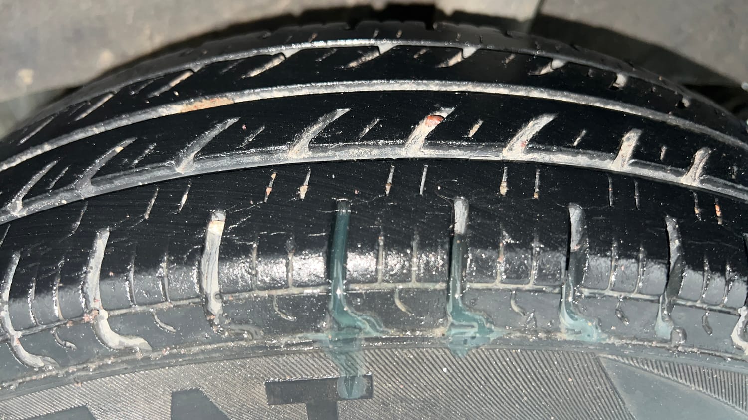 Used 2018 Renault Kwid 1.0 RXL Petrol Manual tyres LEFT REAR TYRE TREAD VIEW
