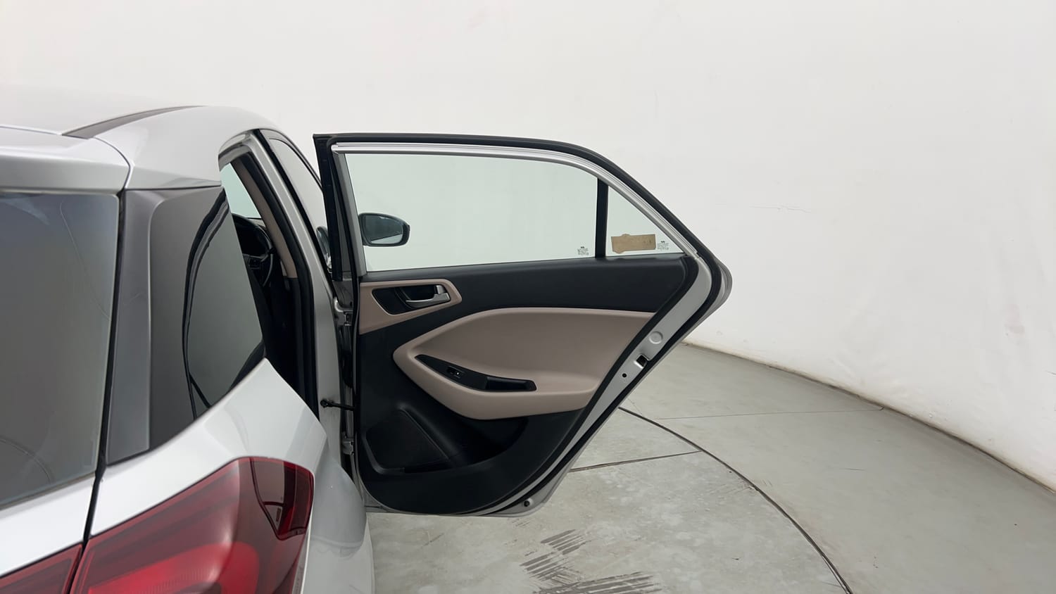 Used 2018 Hyundai Elite i20 Asta 1.2 (O) Petrol Manual interior RIGHT REAR DOOR OPEN VIEW