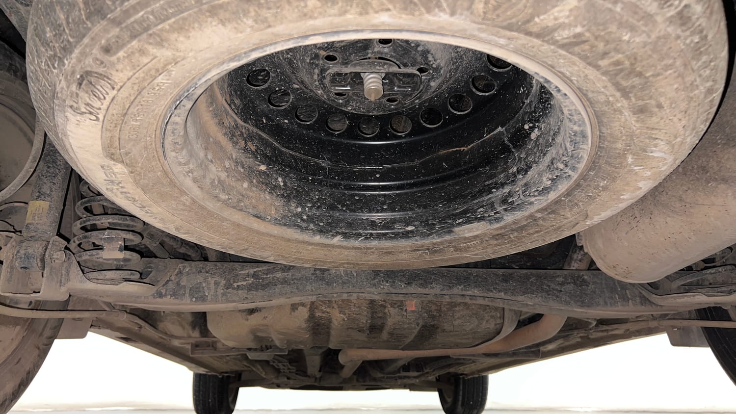 Used 2022 Kia Carens Luxury Plus 1.5 Diesel 6 STR Diesel Automatic extra REAR UNDERBODY VIEW (TAKEN FROM REAR)