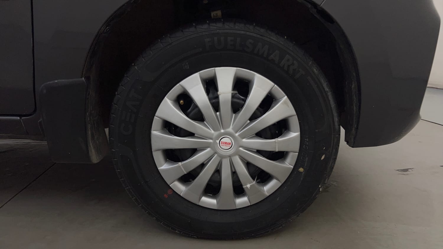 Used 2021 Maruti Suzuki Alto 800 VXi Petrol Manual tyres RIGHT FRONT TYRE RIM VIEW
