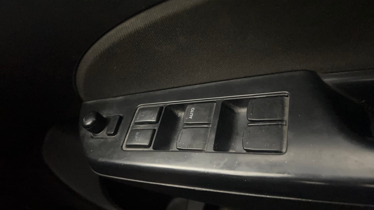 Used 2016 Maruti Suzuki Swift VXi Petrol Manual top_features Power windows