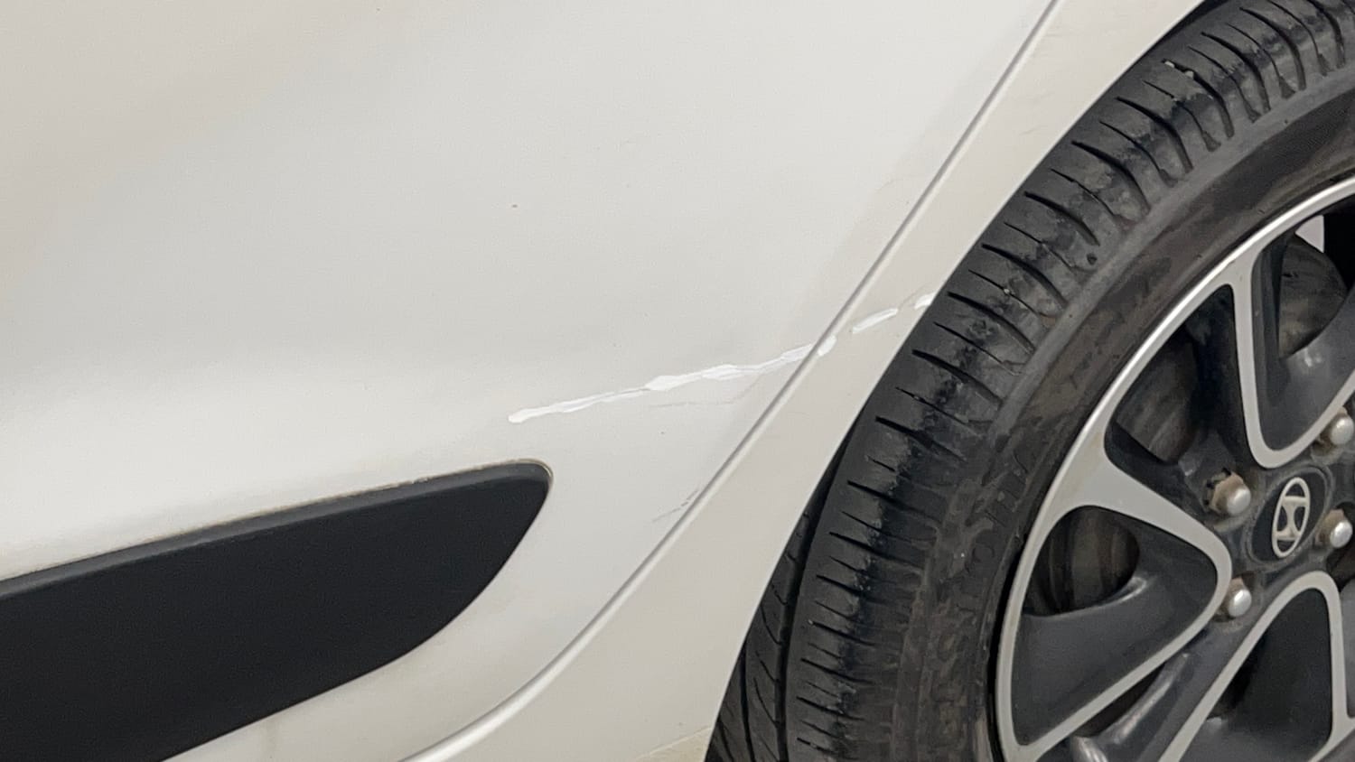 Used 2017 Hyundai Grand i10 Sportz (O) AT 1.2 Kappa VTVT Petrol Automatic dents MINOR SCRATCH