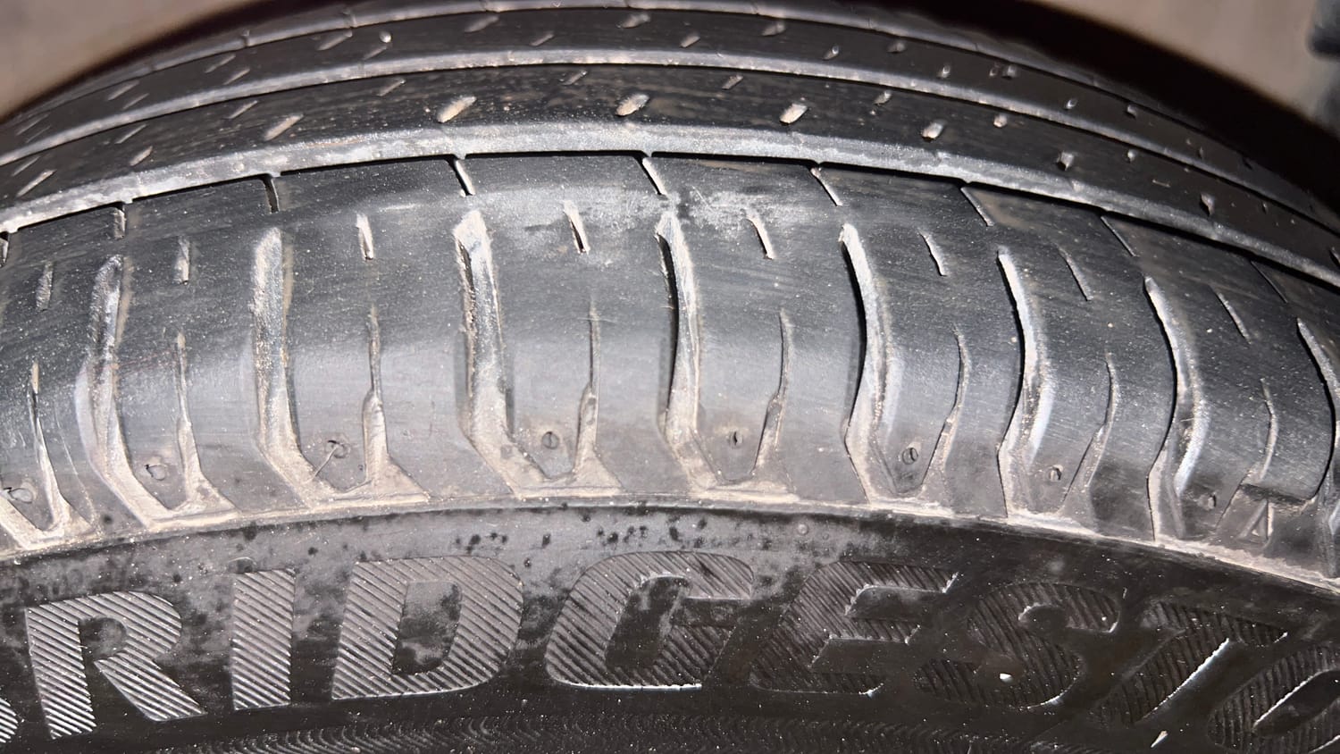 Used 2013 Hyundai i10 Era 1.1 iRDE2 Petrol Manual tyres RIGHT FRONT TYRE TREAD VIEW
