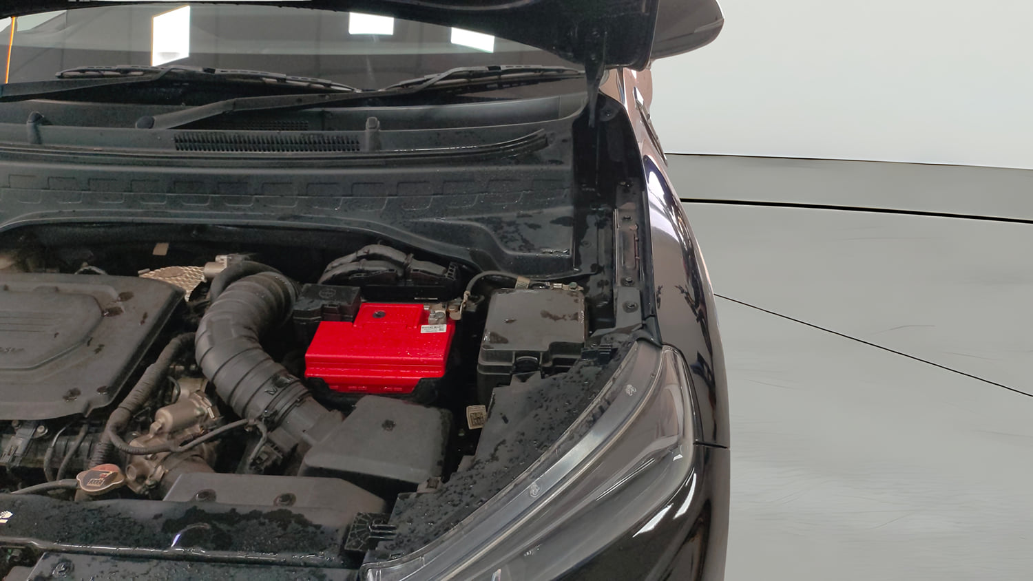 Used 2020 Kia Sonet GTX Plus 1.5 AT Diesel Automatic engine ENGINE LEFT SIDE HINGE & APRON VIEW