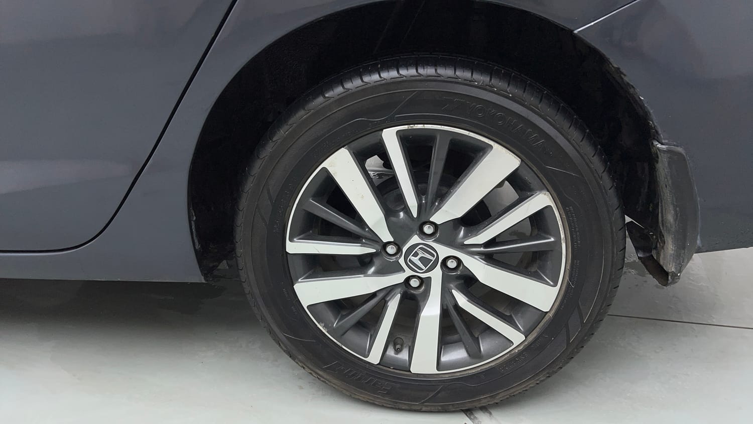 Used 2022 Honda City ZX CVT Petrol Petrol Automatic tyres LEFT REAR TYRE RIM VIEW