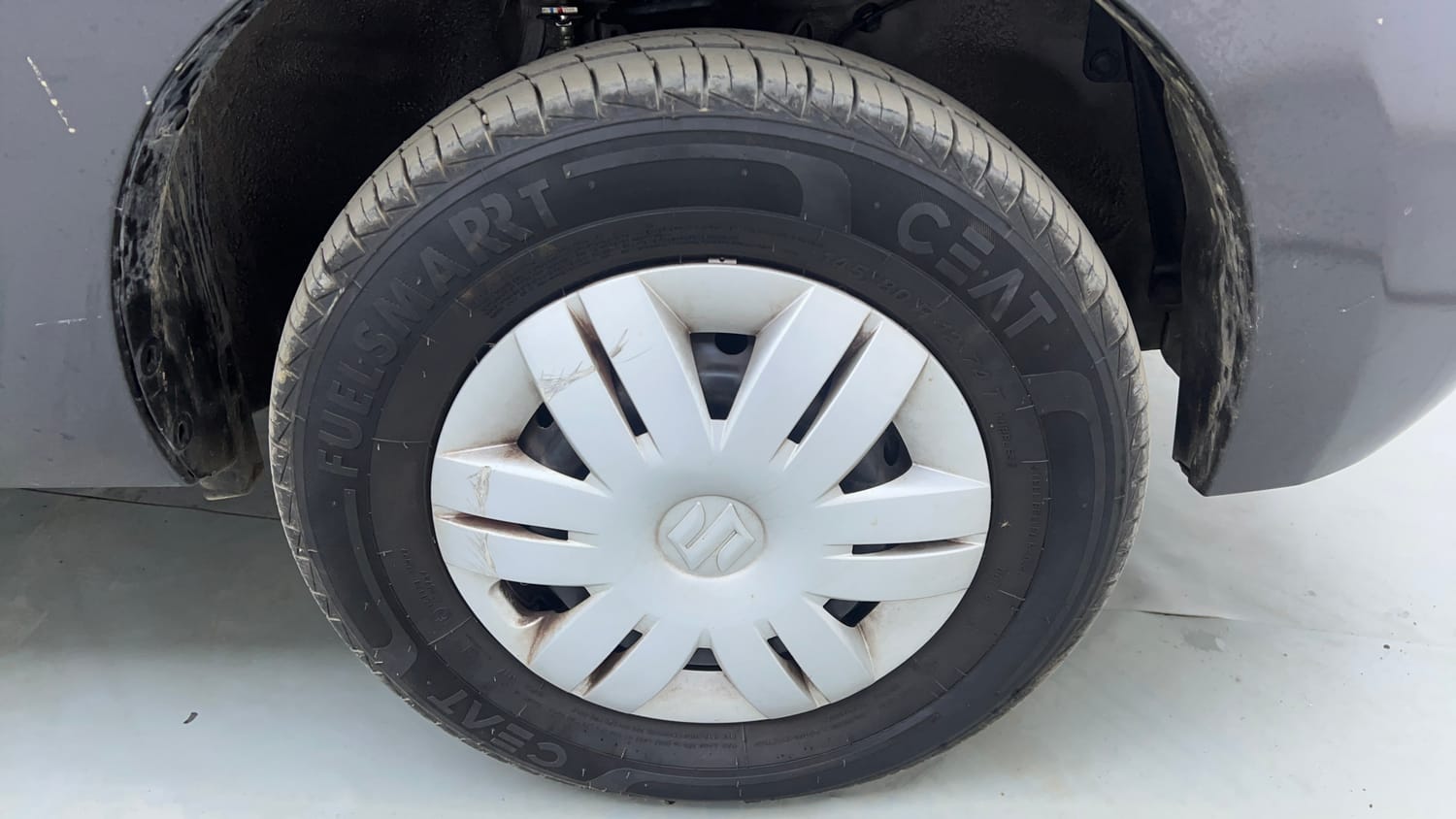 Used 2022 Maruti Suzuki Alto 800 LXi Petrol Manual tyres RIGHT FRONT TYRE RIM VIEW