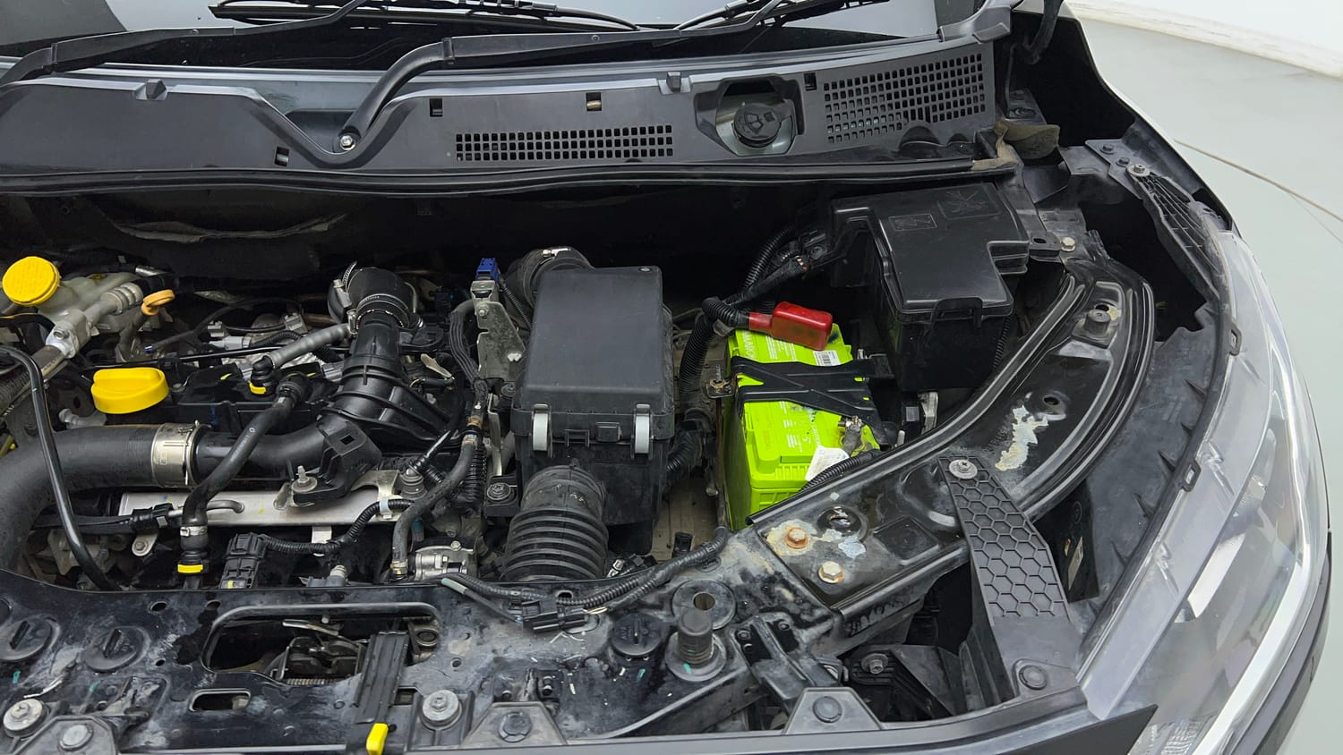 Used 2021 Nissan Magnite XV Turbo CVT Petrol Automatic engine ENGINE LEFT SIDE VIEW