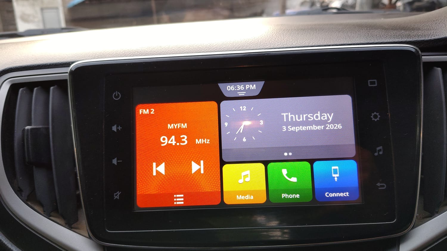 Used 2020 Maruti Suzuki Baleno Alpha Automatic Petrol Automatic top_features Integrated (in-dash) music system