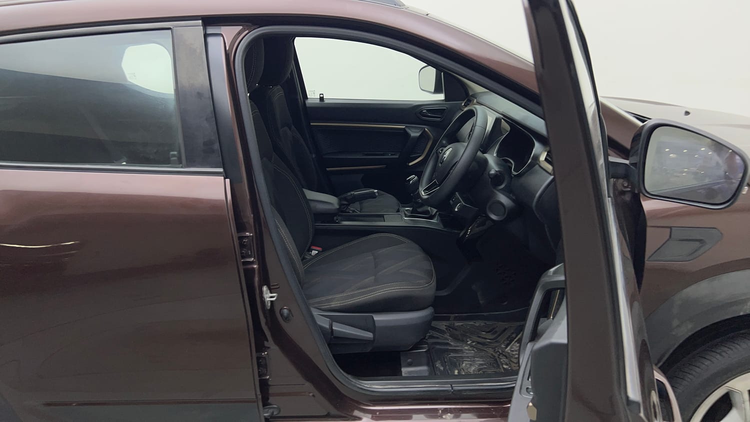 Used 2021 Renault Kiger RXT MT Petrol Manual interior RIGHT SIDE FRONT DOOR CABIN VIEW