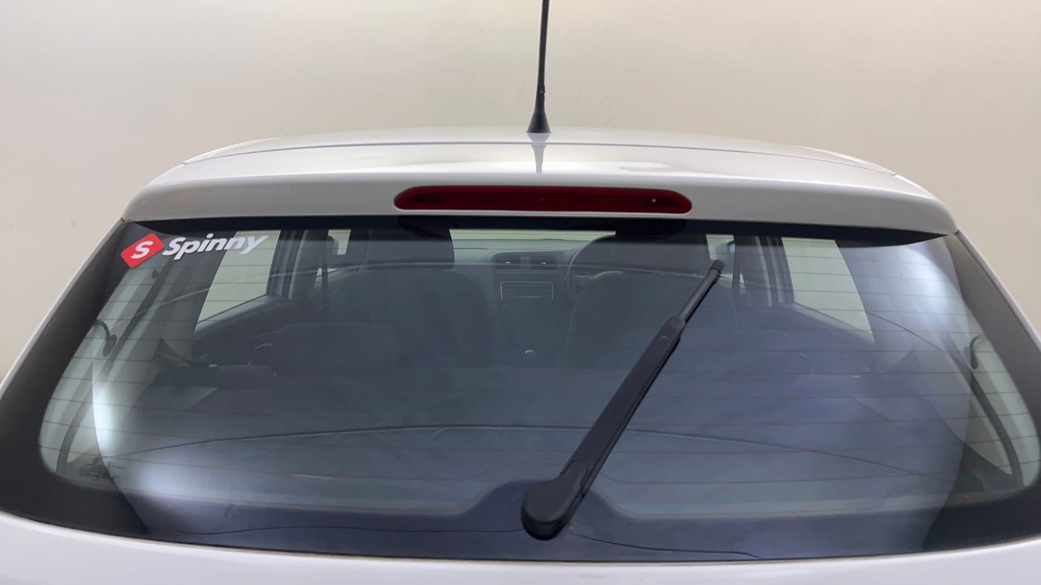 Used 2015 Volkswagen Polo Comfortline 1.2L (P) Petrol Manual top_features Rear wiper