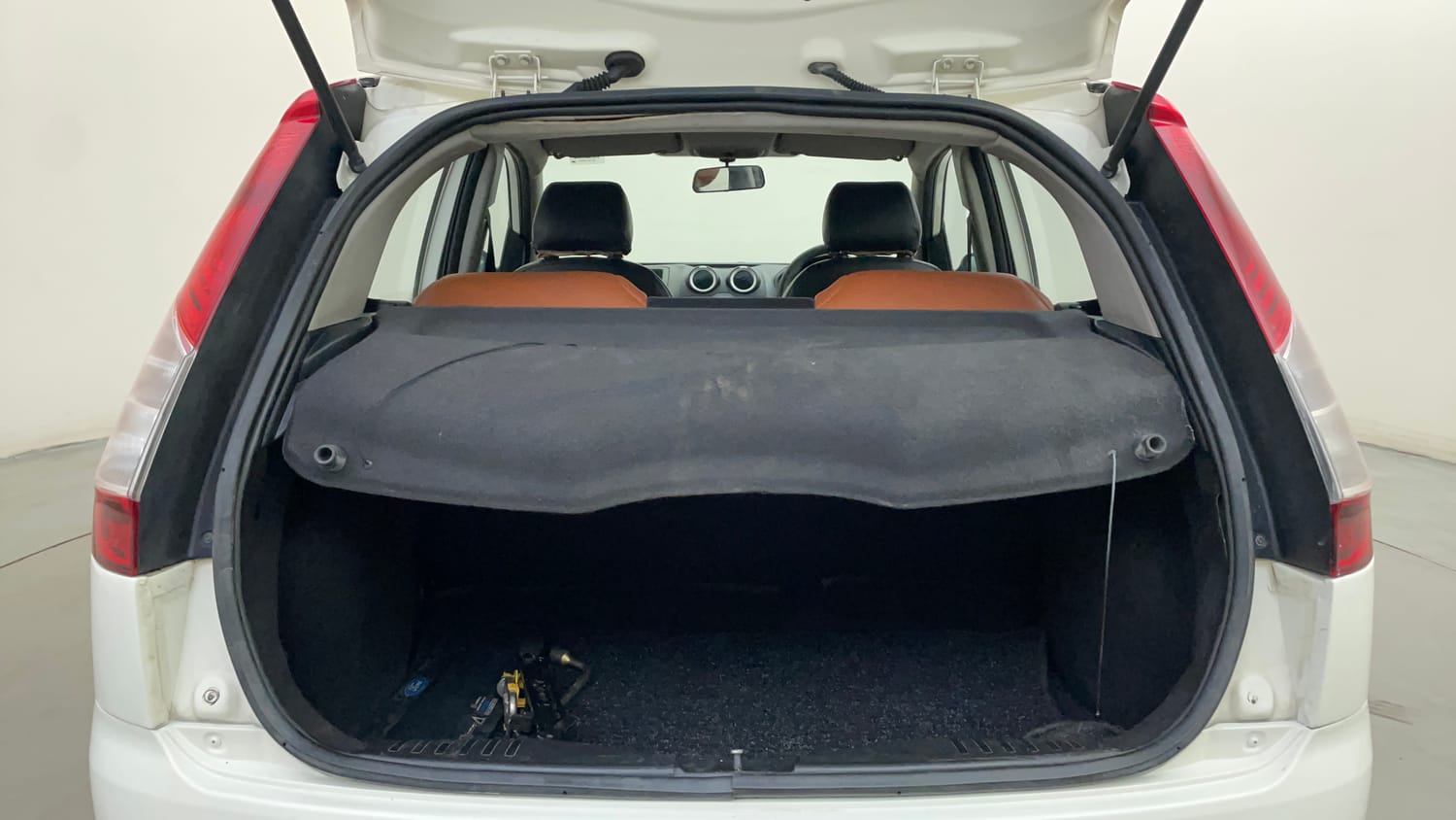 Used 2013 Ford Figo Duratec Petrol EXI 1.2 Petrol Manual interior DICKY INSIDE VIEW