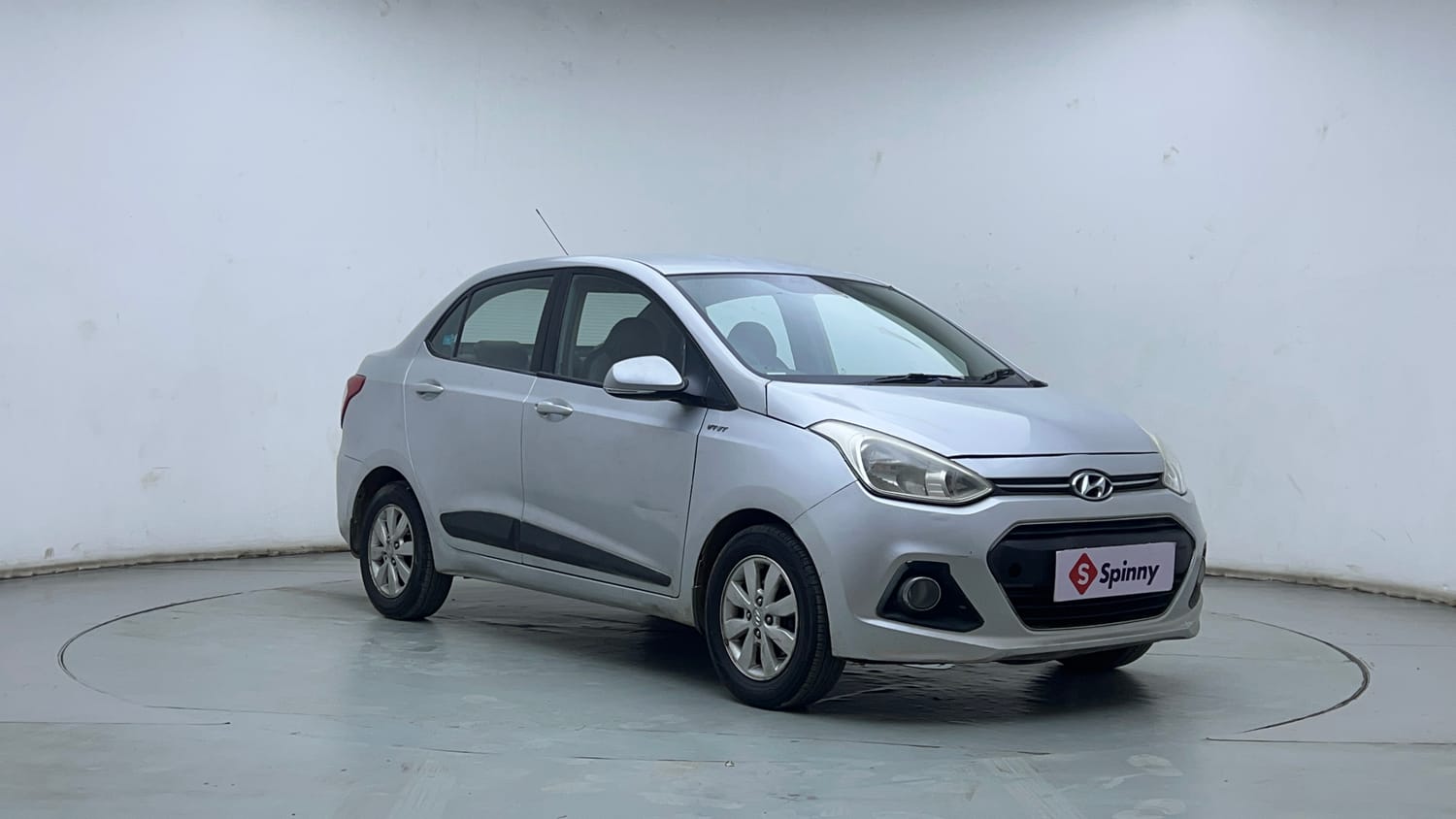 Used 2015 Hyundai Xcent S 1.2 (O) Petrol Manual exterior RIGHT FRONT CORNER VIEW