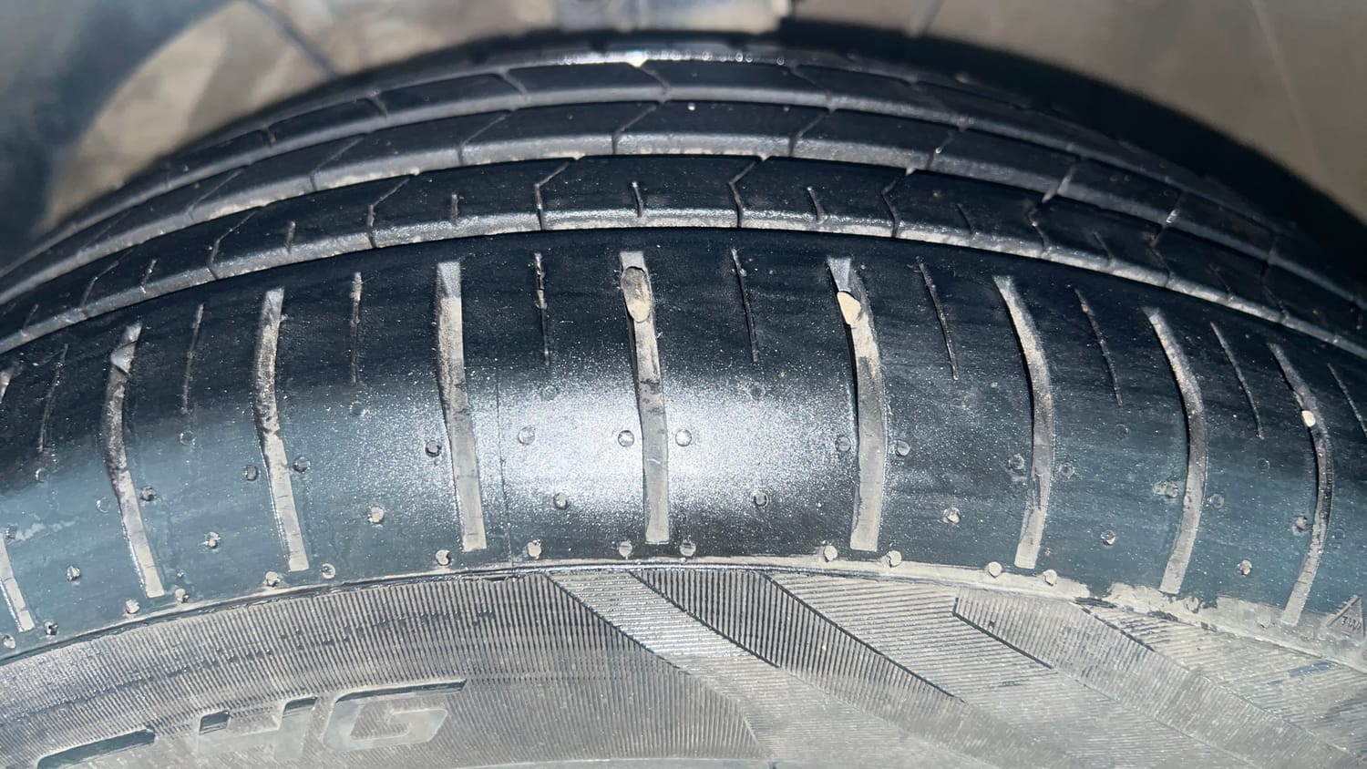 Used 2018 Maruti Suzuki Swift ZXi Plus Petrol Manual tyres LEFT FRONT TYRE TREAD VIEW