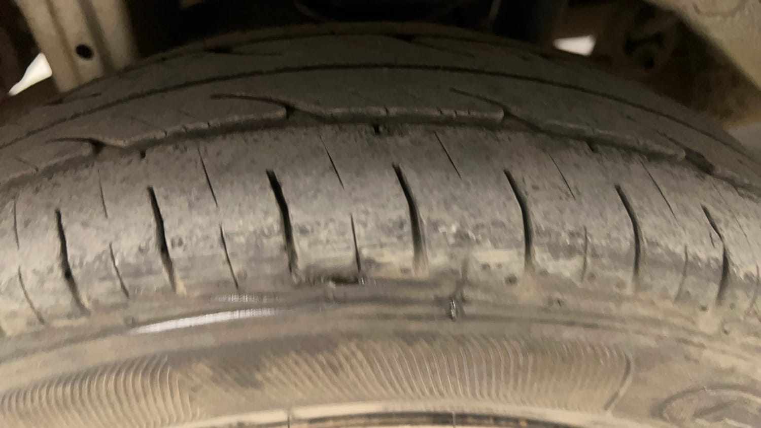 Used 2014 Maruti Suzuki Alto 800 LXI CNG (outside fitted) Cng Manual tyres RIGHT REAR TYRE TREAD VIEW