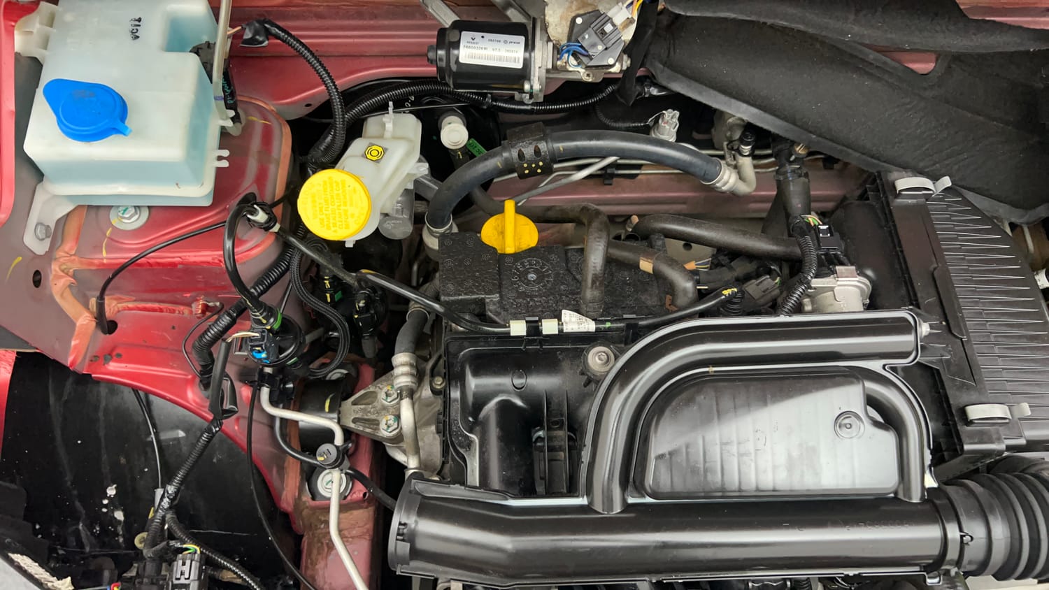 Used 2024 Renault Kwid CLIMBER 1.0 AMT Petrol Automatic engine ENGINE RIGHT SIDE VIEW