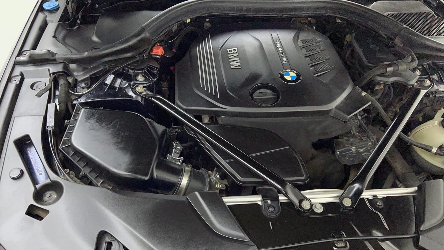 Used 2018 BMW 5 Series 520d Luxury Line Diesel Automatic engine ENGINE RIGHT SIDE VIEW